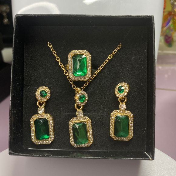 SETS WITH RING - Picture 5 of 6